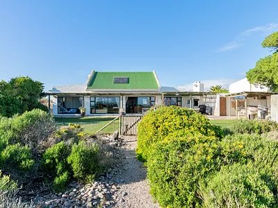 5 Bedroom House For Sale in St Helena Bay - 5Kn6.webp