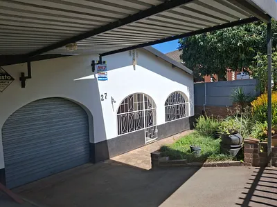 4 Bedroom House For Sale in Pietermaritzburg - 6urI.webp