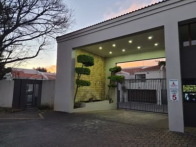 3 Bedroom Townhouse For Sale in Bedfordview - gOmc.webp