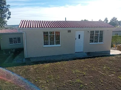 4 Bedroom House For Sale in East London - oTzE.webp