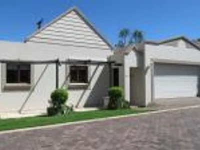 3 Bedroom House For Sale in Sandton - 6eyP.webp