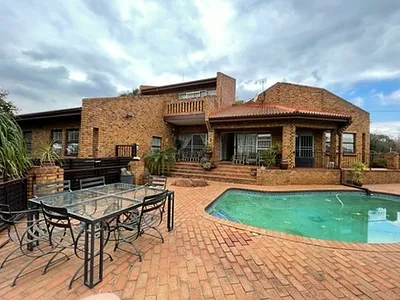 4 Bedroom House For Sale in Johannesburg - mZtH.webp