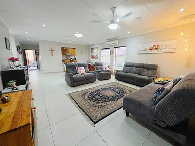 3 Bedroom Townhouse For Sale in Richards Bay - 4wWf.webp