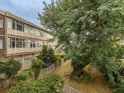 2 Bedroom Apartment For Sale in Randburg - tk1N.webp