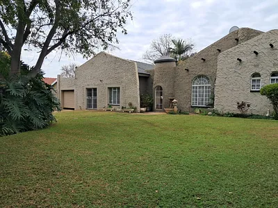 4 Bedroom House For Sale in Rustenburg - 6VG6.webp