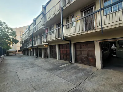 3 Bedroom Apartment For Sale in Pretoria - t7Je.webp