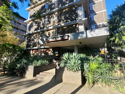 1.5 Bedroom Apartment For Sale in Pretoria - FB8f.webp