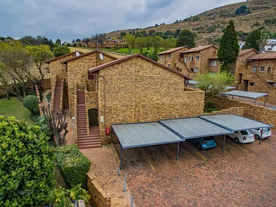 2 Bedroom Townhouse For Sale in Johannesburg - Akc2.webp