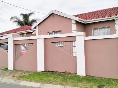 3 Bedroom House For Sale in East London - fGM9.webp
