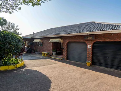5 Bedroom House For Sale in Amanzimtoti - D7GJ.webp