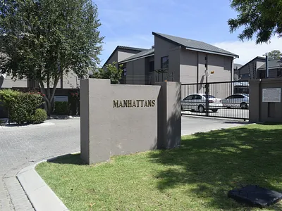 2 Bedroom Townhouse For Sale in Brakpan - oM08.webp