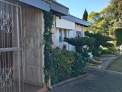 3 Bedroom House For Sale in Newcastle - SBM7.webp