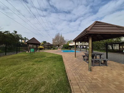 1 Bedroom Apartment To Rent in Bedfordview - luZq.webp