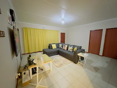 7 Bedroom House For Sale in East London - EbfV.webp