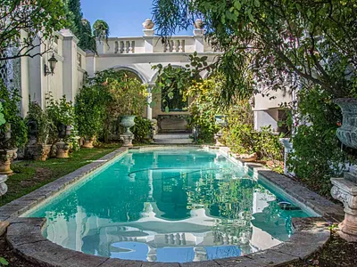 8 Bedroom House For Sale in Pretoria - jxLg.webp