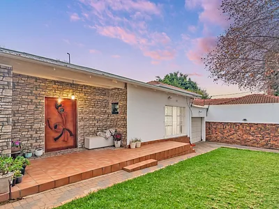 3 Bedroom House For Sale in Johannesburg - jVhO.webp
