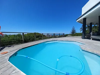 4 Bedroom House To Rent in St Francis Bay - kBg8.webp