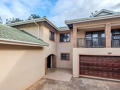 4 Bedroom House For Sale in Umhlanga - syUF.webp