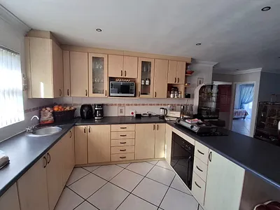 2 Bedroom Apartment To Rent in Kraaifontein - img