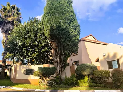 2 Bedroom Apartment For Sale in Bedfordview - XbWl.webp