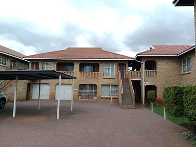 2 Bedroom Townhouse For Sale in Alberton - ObLB.webp