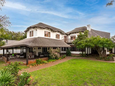 5 Bedroom House For Sale in Cape Town - hPFb.webp