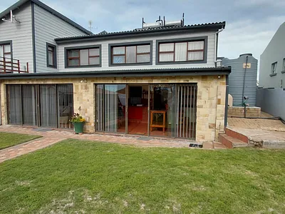 2 Bedroom Apartment To Rent in Stilbaai West, Stilbaai - Nqst.webp