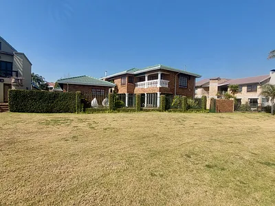 5 Bedroom House For Sale in Kempton Park - eWs7.webp