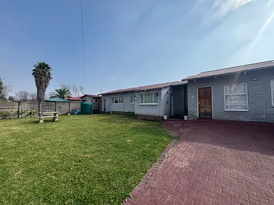 4 Bedroom House For Sale in Witbank - krrx.webp