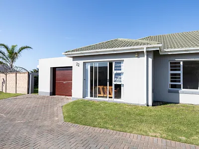 2 Bedroom Townhouse For Sale in Port Alfred - c4sY.webp