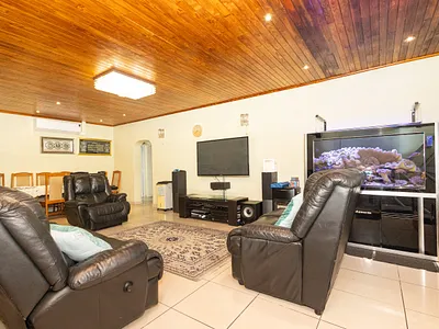 3 Bedroom House For Sale in Parow - psBk.webp