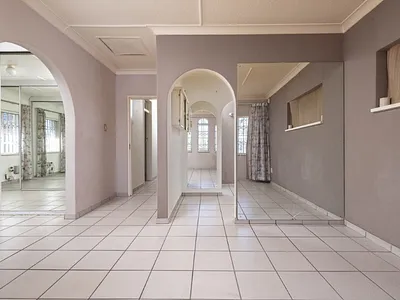 2 Bedroom House For Sale in Johannesburg - l6kU.webp