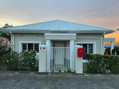 3 Bedroom Townhouse For Sale in East London - zHjT.webp