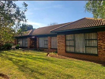 3 Bedroom House For Sale in Nigel - fncc.webp