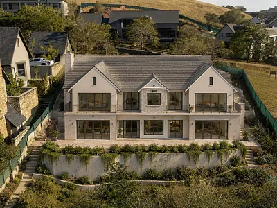 4 Bedroom House For Sale in Hillcrest - b7qZ.webp