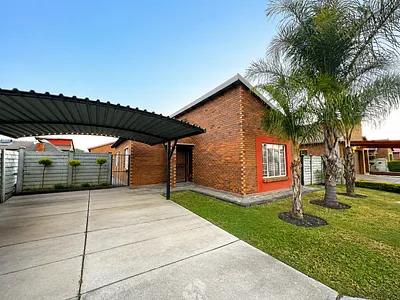 3 Bedroom House For Sale in Rustenburg - EYxm.webp