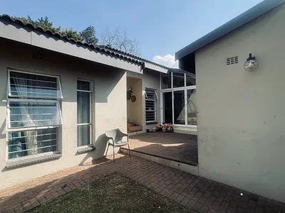 3 Bedroom House For Sale in Sandton - juhs.webp