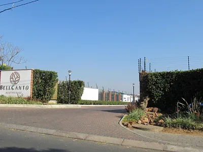 3 Bedroom Apartment For Sale in Randburg - M0hb.webp