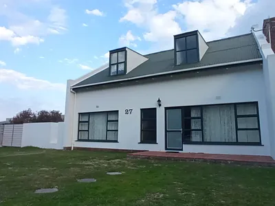 3 Bedroom House To Rent in Hermanus - sK3F.webp