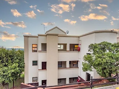 2 Bedroom Apartment To Rent in Roodepoort - yhzr.webp