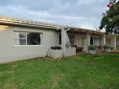 3 Bedroom House For Sale in Port Alfred - t7I0.webp