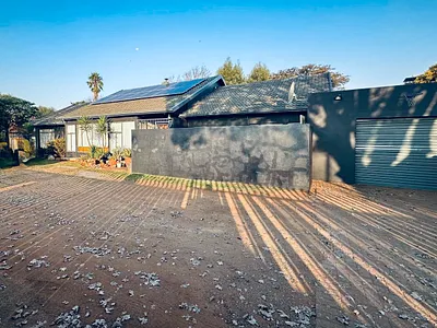 3 Bedroom House For Sale in Brakpan - aJQF.webp