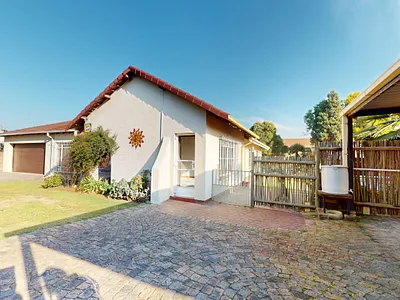 6 Bedroom House For Sale in Boksburg - bxXi.webp