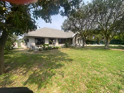 4 Bedroom House To Rent in Milnerton - ZV7g.webp