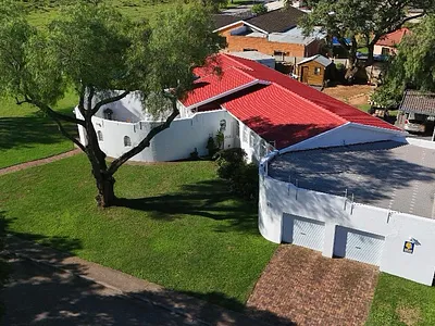 4 Bedroom House For Sale in Uitenhage - img