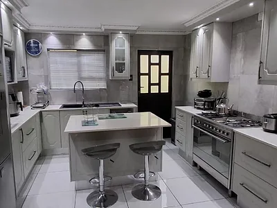 3 Bedroom House For Sale in East London - CHwz.webp