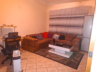 2 Bedroom Apartment For Sale in Vanderbijlpark - 4CWc.webp