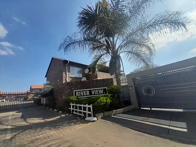 2 Bedroom Apartment For Sale in Pretoria - Z6Xt.webp