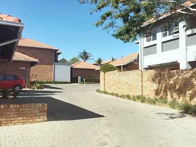 2 Bedroom Apartment For Sale in Raslou AH, Centurion - 4V9K.webp