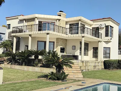 4 Bedroom House For Sale in Witbank - NfdK.webp